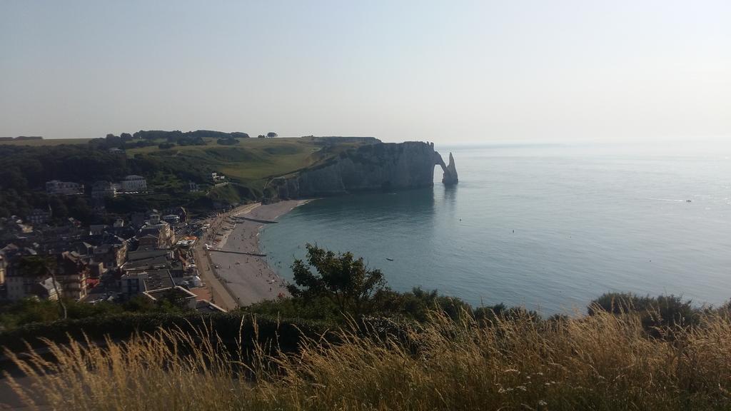 Bed and Breakfast Les Galets Bleus Étretat Exterior foto